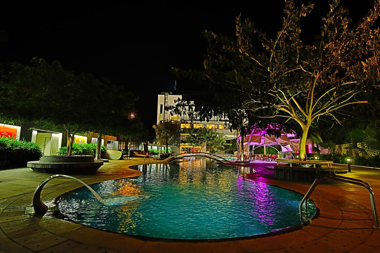 The Emerald Club ,Rádzskot Kültér fotó