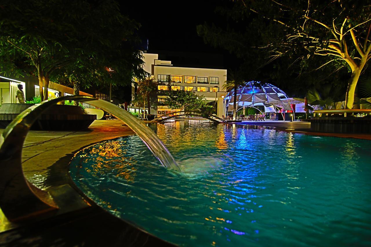 The Emerald Club ,Rádzskot Kültér fotó